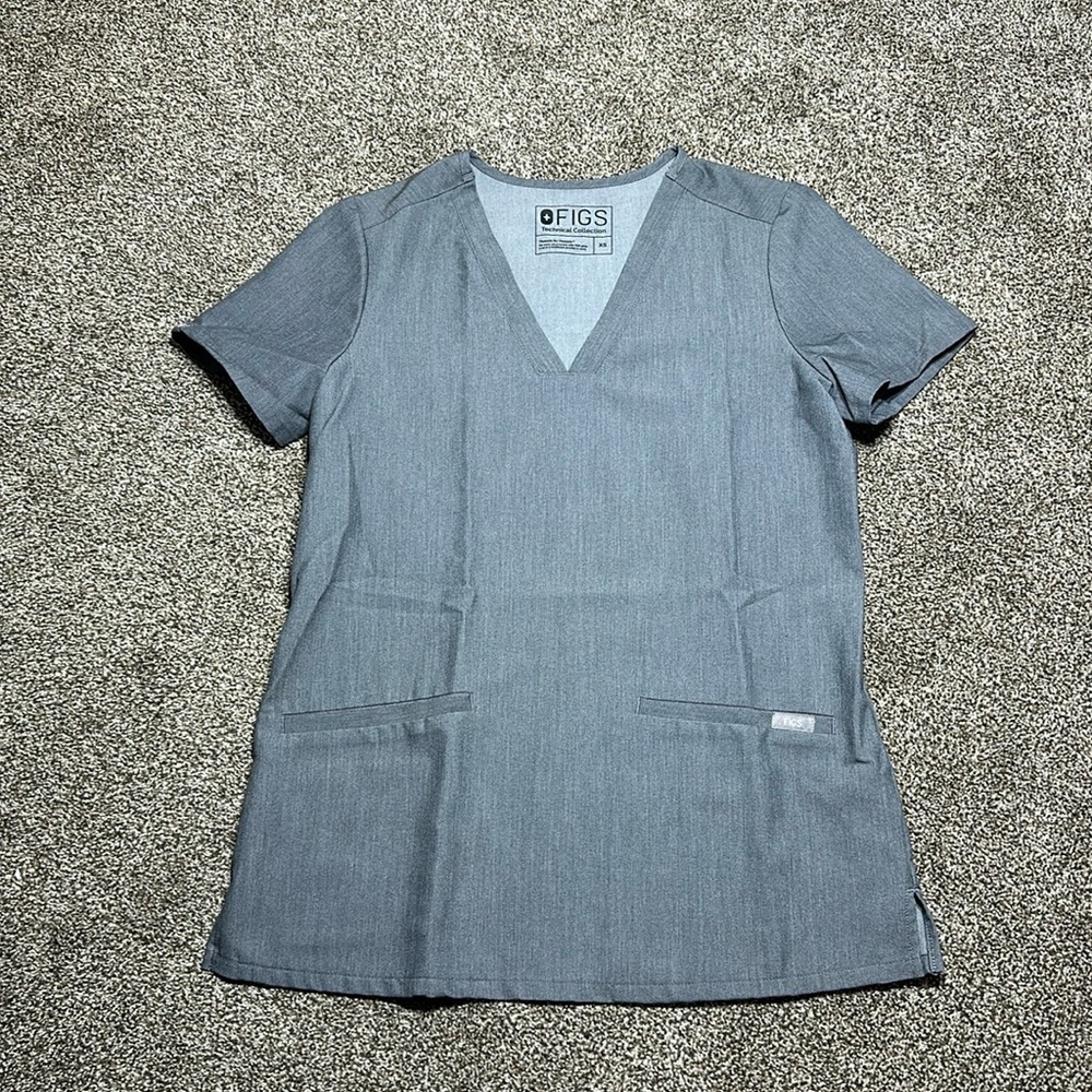 Figs casma 3 pocket scrub top gray XS women’s like new graphite